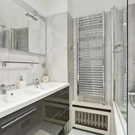 2 Bedroom Luxurious Apartment Next To Arc De Triumphe Paris Exterior photo