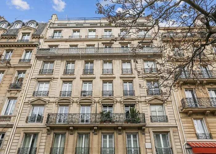 2 Bedroom Luxurious Apartment Next To Arc De Triumphe